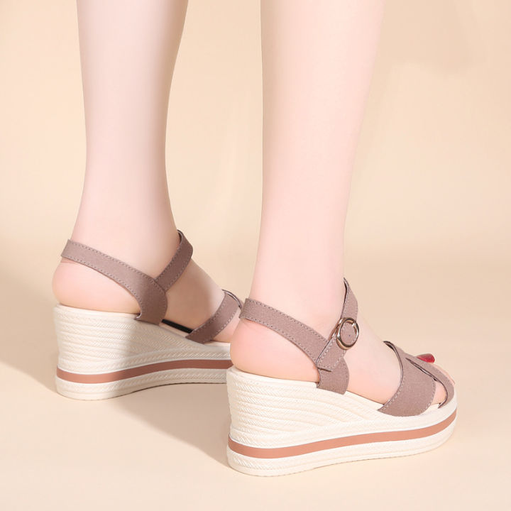 รองเท้าแตะส้นเตารีดหนังแท้ผู้หญิง-2023-รองเท้าผู้หญิงแบบใหม่ฤดูร้อนรองเท้าแตะส้นสูงส้นหนาสำหรับคุณแม่