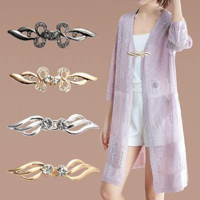 1 Pair Vintage Cardigan Badges Clips Pins With Rhinestones Women 39;s Crystal Jewelry Holder Buckle Brooches On Clothes Friends