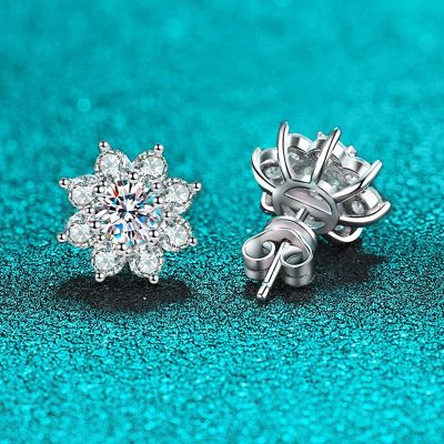 Smyoue 0.3-0.5CT White Gold Certified Moissanite Earring Studs for Women Sparkling Simulated Diamond Jewelry 925 Sterling Silver