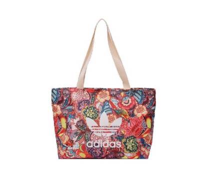 กระเป๋าสะพาย Adidas Farm Handbag กระเป๋าทรง shopper สำหรับผู้หญิงที่ออกแบบมาเพื่อให้คุณพกพาอุปกรณ์ไปทุกที่ได้