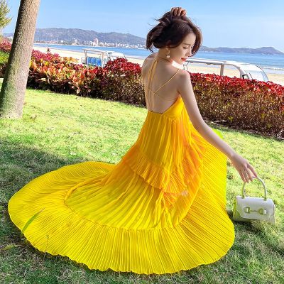 New photo seaside summer vacation sexy small beach dress super French skirt pleated condole