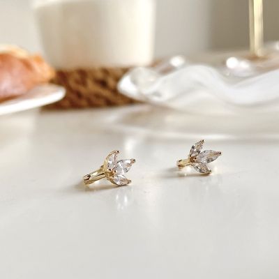 Hadesories Leaf Hoop Earrings ต่างหูห่วงรูปใบไม้ บริการเก็บเงินปลายทาง