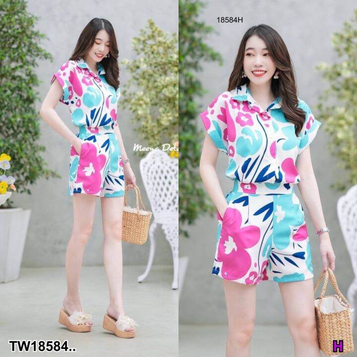 tw18584-set-2-ชิ้น-เสื้อแขนพับลายกราฟฟิก-กางเกงขาสั้น