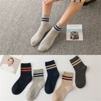 【Sock shop】ถุงเท้าผ้าฝ้ายแท้แฟชั่นวินเทจลายสั้นกีฬาถุงเท้าผู้ชายสบายๆ Streetwear Soks สั้นสำหรับผู้ชายสาวถุงเท้าหลอดเย็น