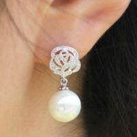 【YF】 Classic Wedding Earrings Elegant Hollow Rose Simulated Pearl No Pierced Rhinestone Flower Ear Drop Clip On