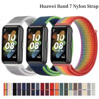 ㍿ สายห่วงไนลอนสำหรับ Huawei Band 7 สายระบายอากาศเดิมสร้อยข้อมือสมาร์ทสายรัดข้อมือ Correa สำหรับ Huawei Band 7 อุปกรณ์เสริมเข็มขัด