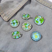 【YF】☋™♚  XEDZ Fashion Cartoon Round Badge The Mother Metal Enamel Pin Environmentally Brooch Jewelry