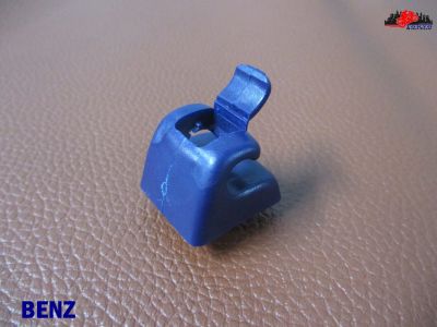 BENZ "NEW" SUN VISOR BEIGE BRACKET "BLUE" SET ( 1 PC ) // กิ๊บล็อคที่บังแดด สีน้ำเงิน (1 ตัว) สินค้าคุณภาพดี