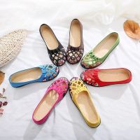 Women Flat Shoes Casual Hollow Mesh Cloth Loafers Slip on Summer Spring Mother Sandals Breathable Zapatos Mujer Femme