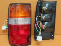 ไฟท้าย ไมตี้ เอ็กซ์ LN100 โตโยต้า 3สี TOYOTA LN 85 Mighty X ปี 1989-1995 มีขั้ว+หลอด 1คู่ (ซ้ายและขวา) ไฟท้ายรถกระบะ ราคาถูก คุณภาพดี Tail Light Rear Lamp