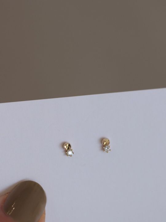เข็มเงิน925เม็ดกลมเล็กๆประดับชุบทองเพทายแวววาวน่ารักต่างหูขนาดเล็กเครื่องประดับอัญมณีนักเรียนหญิง