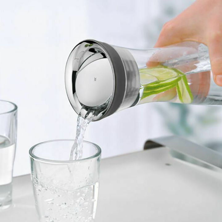 water-carafe-1-8l-high-borosilicate-glass-bottle-basic-tilting-lid-closure-jug
