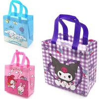 กระเป๋าสะพายไหล่ กระเป๋าช้อปปิ้ง ผ้าฝ้าย และผ้าลินิน ลายการ์ตูน Sanrio Cinnamoroll Mymelody Kuromi Pom Pom Purin มี 4 แบบ สําหรับผู้หญิง