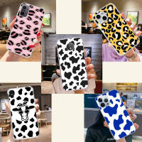 Flexible TPU เคสโทรศัพท์ หรับ iPhone 6 7 6s 13 8 12 5s 11 5 Mini Pro Plus SE Max Lite Pro PD-32 Cow pattern