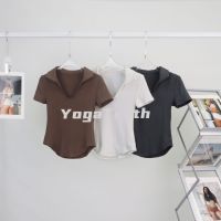 ~ 【YOGATRUTH】เสื้อยืดแขนสั้น คอปก รูปตัว U เซ็กซี่ เหมาะกับการเล่นโยคะ เต้นรํา สําหรับผู้หญิง