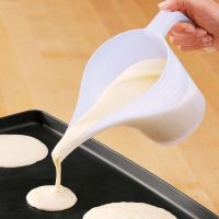 1000ml Durable Plastic Cooking Baking Cake Sharp Spout Funnel Measuring Cup with Scale Measure Jug Pour Spout Cooking Tool