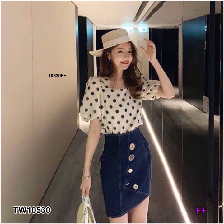 tw10530-set-เสื้อลายจุด-กระโปรงยีนส์