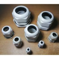 ( Pro+++ ) Nylon Cable Gland (เคเบิ้ลแกลนไนลอน) เกลียว M32 สีดำและขาว ระดับกันฝุ่นกันน้ำ IP68 ราคาคุ้มค่า กาว ร้อน เทป กาว กาว ตะปู กาว ยาง