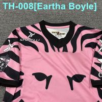 ✶♣ Eartha Boyle The new 22/23 black lion two pink university guest shirt Thai version of the big football fans take the code