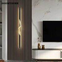 DOOMYHOME โคมไฟสไตล์มินิมอลสมัยใหม่ไฟ LED ดาวไฟติดผนังยาวสีดำสีทองฉากหลังทีวี Sconces ข้างเตียงนอนตกแต่งห้องรับแขกโรงแรมตะแกรงไฟ