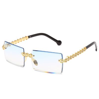 แว่นกันแดดแฟชั่นประดับเพชรไร้ขอบดีไซน์แบรนด์แว่นตาตารางโลหะขนาดเล็กของผู้หญิงเฉดสีหรูหราแว่นตา UV400 Gafas De Sol