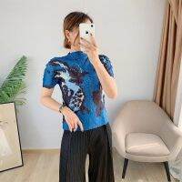 2023 Hot Summer new slim-fit pleated leopard print stand-collar short-sleeved T-shirt pullover comfortable pleated top