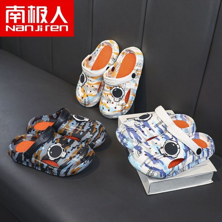 hot-sale-antarctic-childrens-hole-shoes-summer-style-middle-and-big-children-non-slip-thick-soled-beach-boys-home-baotou-drag