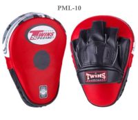 Twins Special Focus mitts  punching PML-10 Red-ฺBlack Genuine Leather for Training MuayThai MMA K1เป้ามือทวินส์ สเปเชี่ยล แบบทรงโค้ง สีแดง-ดำ หนังแท้ สำหรับเทรนเนอร์ ใช้ฝึกซ้อม