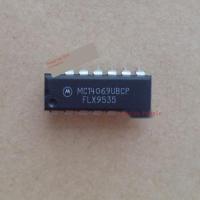 2pcs MC14069UBCP นำเข้าชิ้นส่วนอิเล็กทรอนิกส์ชิป IC สองแถววงจรรวม DIP-14