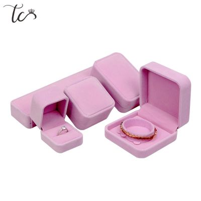 {LTATA temperament}กล่องของขวัญเครื่องประดับกำมะหยี่สีชมพูที่ใส่สร้อยคอต่างหูแสดงกล่องเครื่องประดับคอนเทนเนอร์