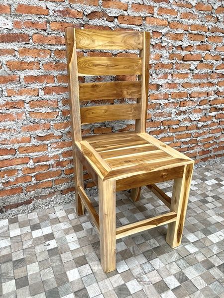 เก้าอี้ไม้สักพนักพิงหลังโอบขวาง-สีเคลือบใสธรรมชาติ-เก้าอี้ไม้สัก-เฟอร์นิเจอร์ไม้สัก-เก้าอี้-เก้าอี้ไม้-เก้าอี้-เก้าอี้พิง