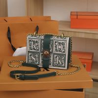 Hot selling High-end retro embroidery chain bag ladies crossbody square 2023 new niche light luxury all-match shoulder