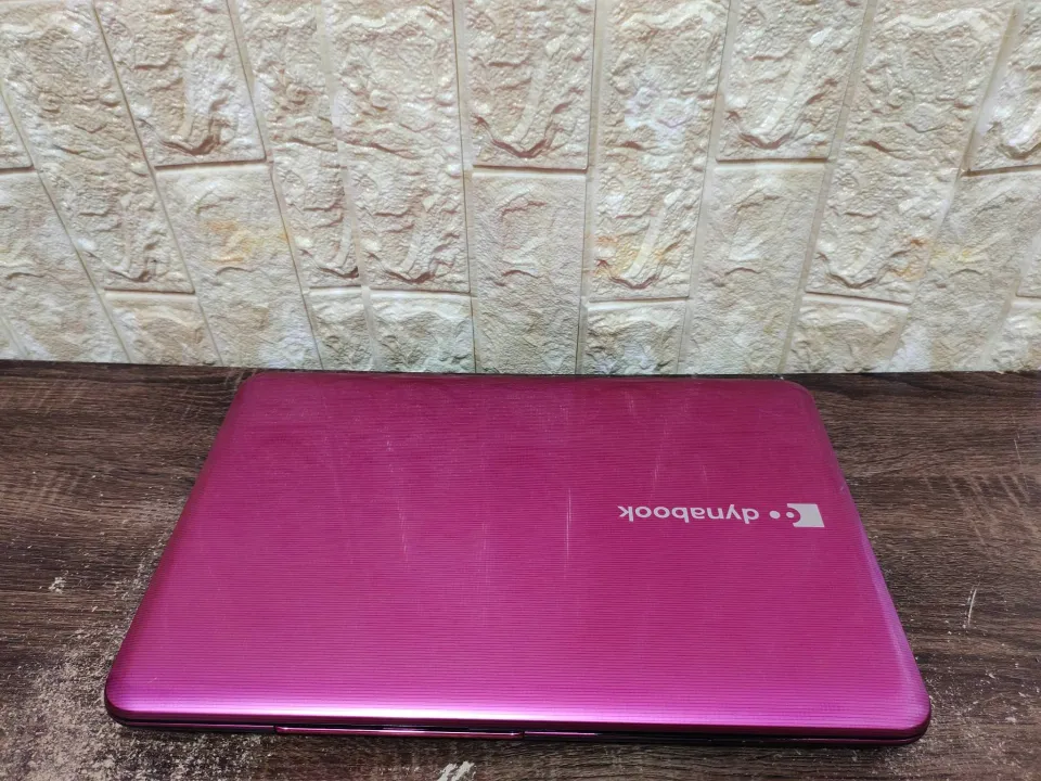 Toshiba Dynabook T552/58 Windows 10 Intel Core i5 Memory 500GB