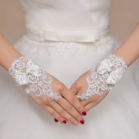 ✱♗┅ MANRAY Fashion Sexy Flower Lace White Short Wedding Gloves Fingerless Bridal Gloves for Women Bride Mittens Wedding Accessories