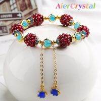 Aiercrystal โกเมนสีแดงธรรมชาติสร้อยข้อมือลูกปัดอาวุโสที่เรียบง่ายของผู้หญิงเครื่องประดับคริสตัลบุคลิกภาพแฟชั่นกับโชคดีฮวงจุ้ยโกเมนอัญมณีแอมะซอไนต์สร้อยข้อมือของขวัญ