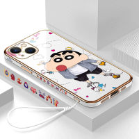 GGK เคสเคสสำหรับ Apple iPhone 15 Plus 15 Pro 15 Pro Max,ฟรีสายคล้องการ์ตูนน่ารักสีเทียน Shinchan ลายขอบสี่เหลี่ยมชุบเคสโทรศัพท์เคสโทรศัพท์เนื้อนุ่มหรูหรา