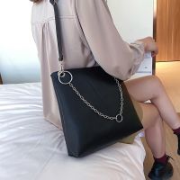 [Free ship] autumn and winter large-capacity shoulder female 2019 new trendy Messenger tote large