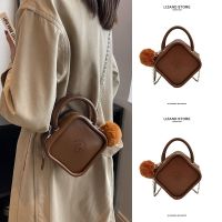 Summer brown niche design portable mini small bag female 2023 new all-match Messenger chain bag high-end sense 【BYUE】