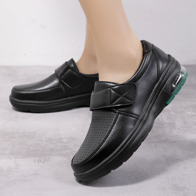 พยาบาลรองเท้าสำหรับใส่ทำงาน Sepatu Pantofel Kulit ผู้หญิงพื้นนุ่มสีขาว Sepatu Slip On พื้นนุ่มรองเท้าลำลองสำหรับผู้หญิงรองเท้าพยาบาลสีขาวสวมใส่สบายรูปหัวใจ