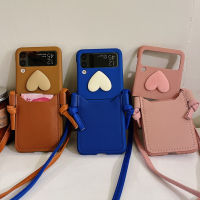 HOCE เคสโทรศัพท์หนังสีน้ำตาลคลาสสิกสำหรับ Samsung Galaxy Z พลิก4 Flip3พร้อมสายคล้องเคสช่องเสียบบัตรสำหรับ Flip3 Flip4 Z ฝาพับหัวใจน่ารัก