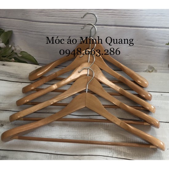 Loạt phụ kiện diện cùng vest của giới siêu giàu có gì đặc biệt? Riêng cà  vạt đã đắt ngang... Lamborghini