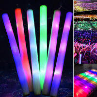 ไฟเชียร์โฟมติดเรืองแสงสีอาร์จีบีที่มีสีสันแท่งเรืองแสง LED สำหรับงานเลี้ยงวันเกิดฮาโลวีนอุปกรณ์ประกอบฉาก