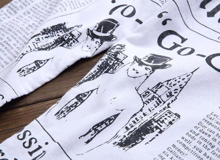 กางเกงพิมพ์ลายผ้าเดนิมสำหรับผู้ชายพิมพ์ลายตัวอักษรกางเกงยีนส์บุรุษทรงขากระบอกแฟชั่นอันเลื่องชื่อ