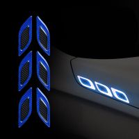 แถบสะท้อนแสง3D สติกเกอร์สะท้อนแสงรถยนต์คาร์บอนไฟเบอร์12ชิ้นที่สะท้อนแสงกลางคืนเตือนความปลอดภัยอุปกรณ์ตกแต่งรถยนต์ Moto