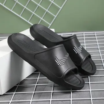 Black champion slippers online mens