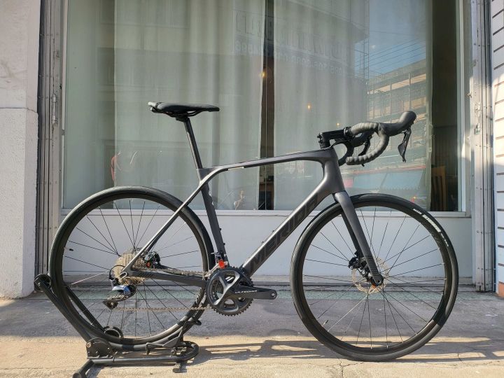 จักรยาน-merida-scultura-endurance-5000-disc-2023-สี-silk-dark-silver-black