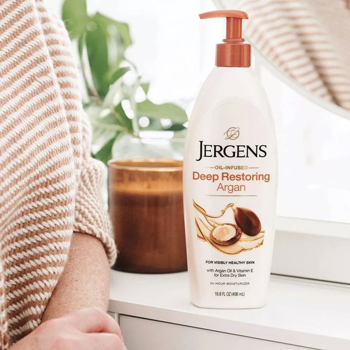 พร้อมส่ง-jergens-deep-restoring-argan-496ml-made-in-usa-เพื่อผิวสุขภาพดีอย่างเห็นได้ชัด-ด้วย-argan-oil-amp-vitamin-e-สำหรับผิวแห้งพิเศษ