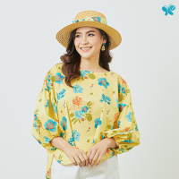 Woman Oversized Firework Top เสื้อลายดอกโอเวอร์ไซส์ แขนพองทรงหลวม จากผ้า Light Cotton 100% ถูกทอให้เนื้อบาง สัมผัสนุ่ม ใส่สบายในฤดูร้อน