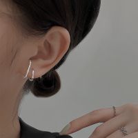 [COD] Gumao double-layer line C-shaped earrings manufacturers stock one piece on behalf of the delivery personality design ear pierced