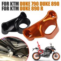 ฉากยึดท่อไอเสียที่ยึดรองรับท่อ Gantungan Knalpot รถจักรยานยนต์สำหรับ KTM DUKE 790 DUKE790 DUKE 890 R DUKE890 Silencer Stand